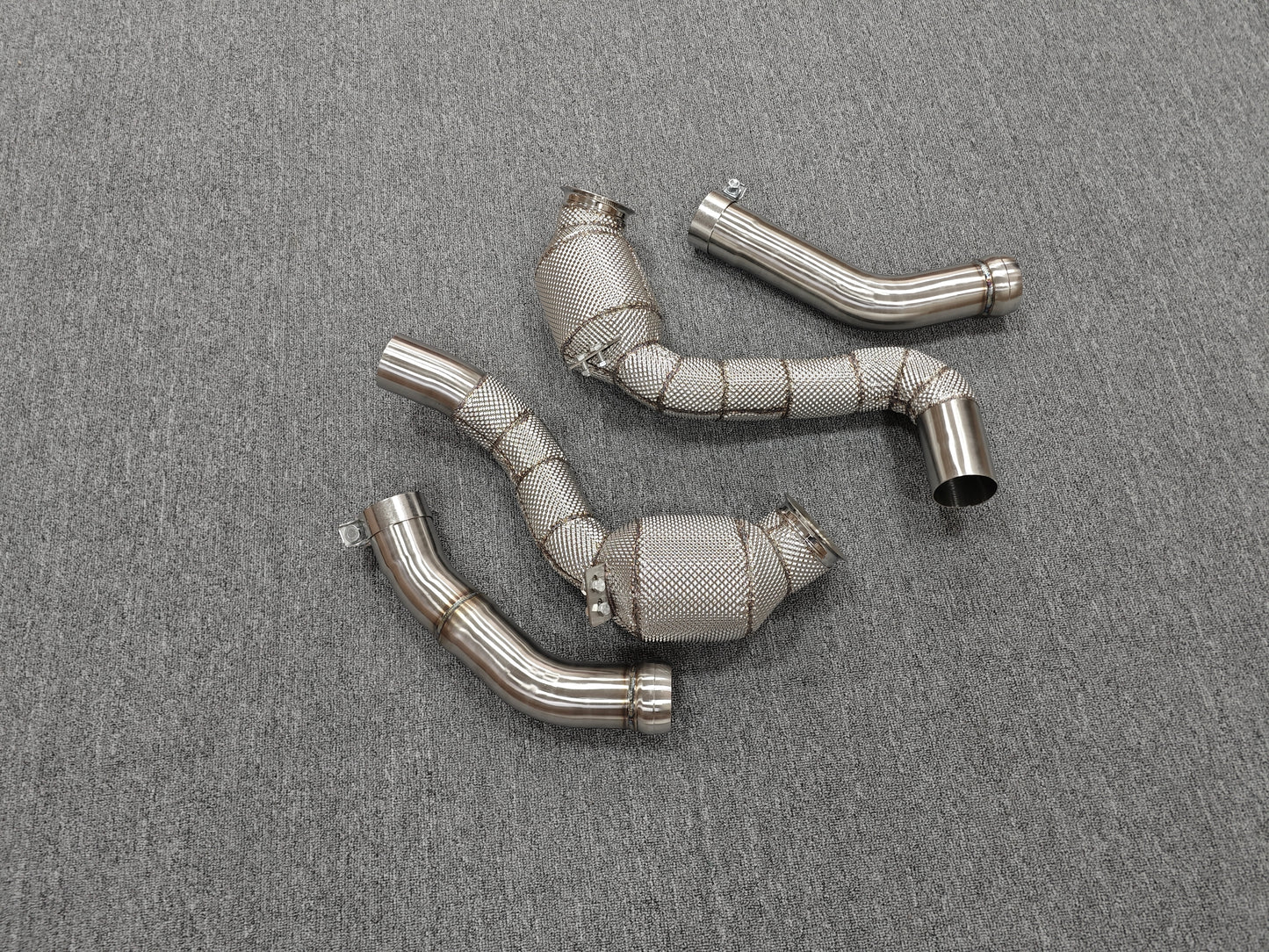 Downpipe Mercedes W205 C63 C63S con catalizador y Escudo térmico