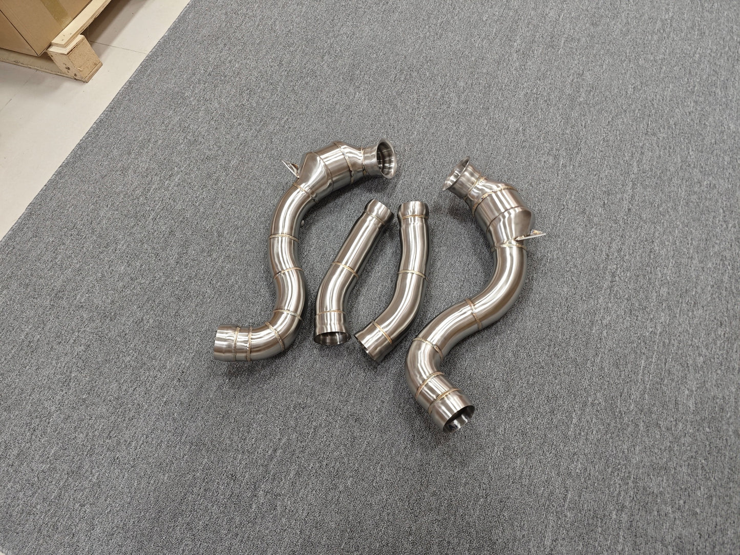 Downpipe para Mercedes W205 C63 C63S AMG 4.0T