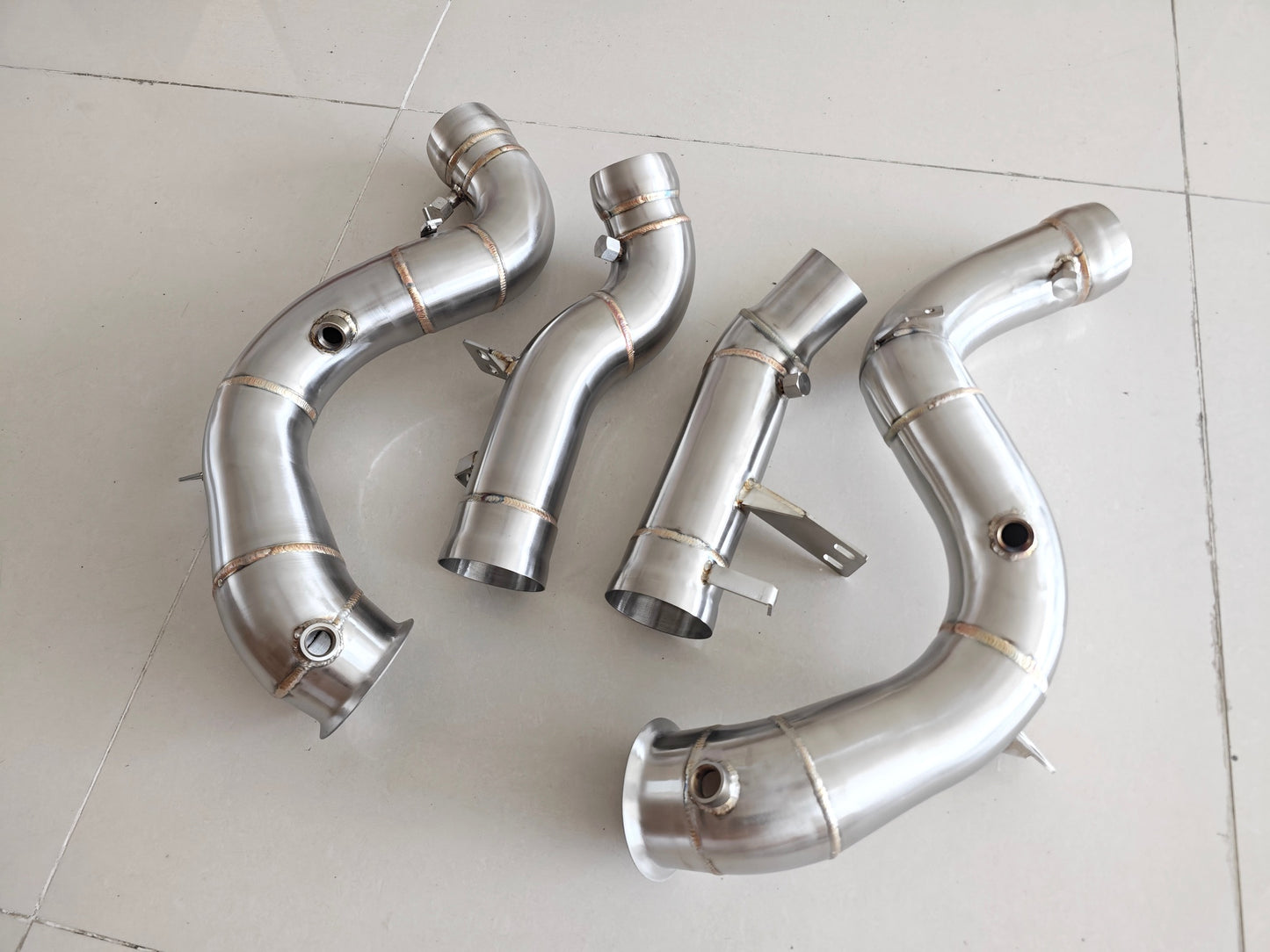 Downpipe para Mercedes-Benz
GLE63 GLE63S AMG 4.0T